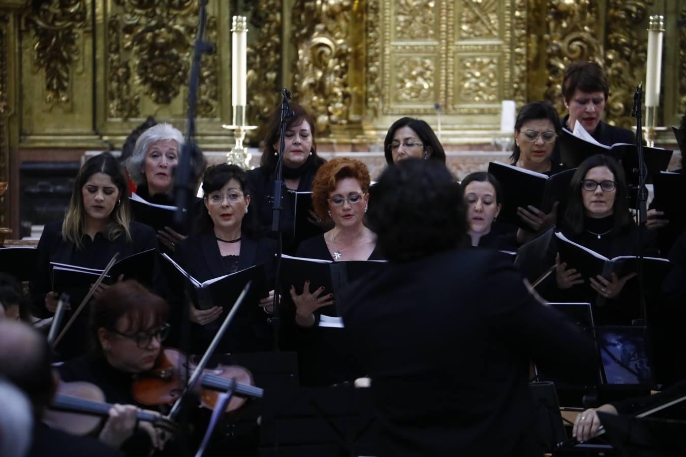 El concierto de la Orquesta y Coro de la Catedral de Córdoba en la Trinidad, en imágenes