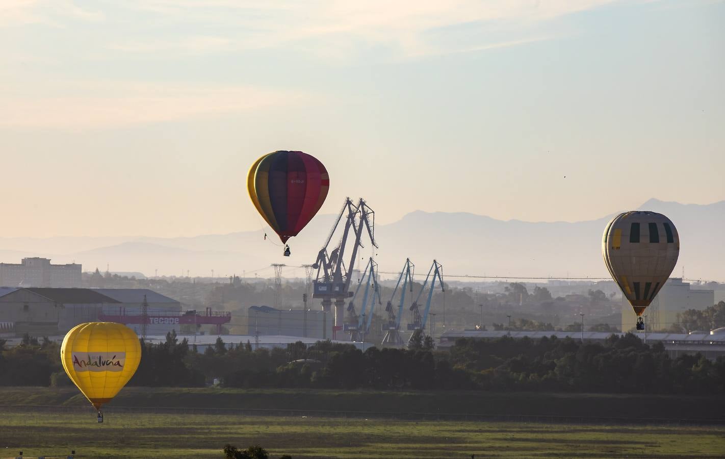 Tablada, epicentro de la XXI edición de la Copa del Rey de globos aerostáticos