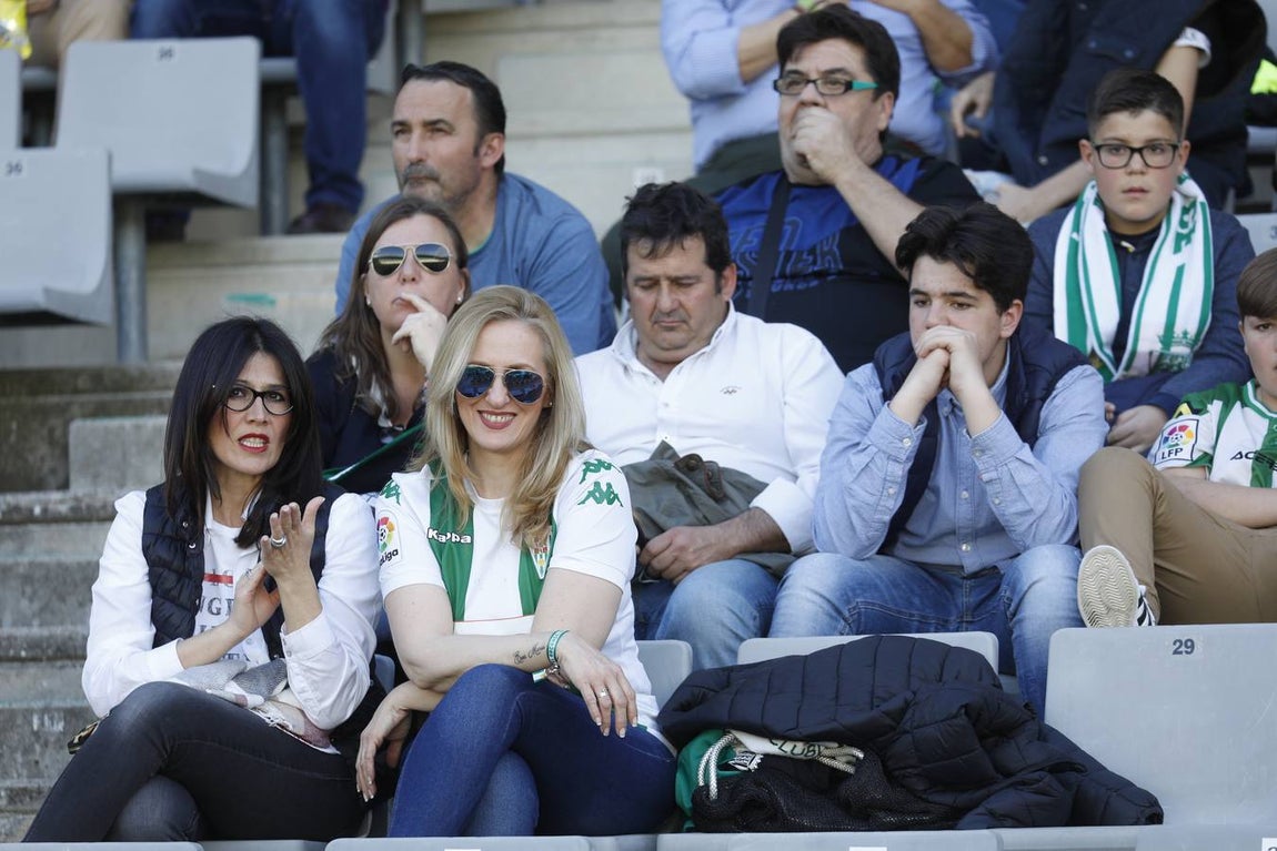 El ambiente en la grada del Córdoba CF-Cartagena, en imágenes