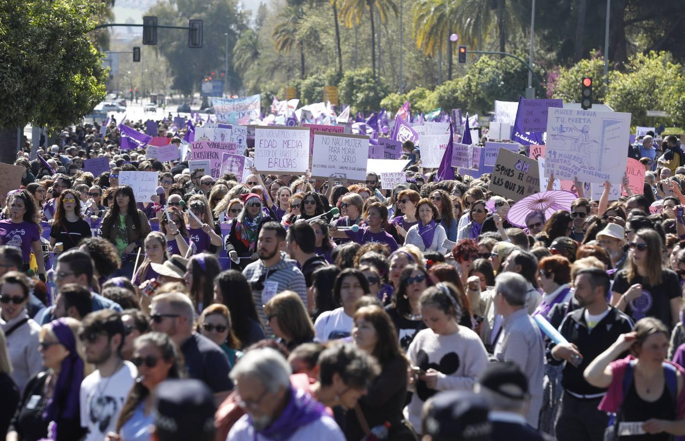 Las mejores imágenes de la manifestación del Día de la Mujer en Córdoba