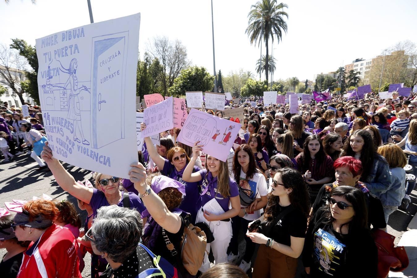 Las mejores imágenes de la manifestación del Día de la Mujer en Córdoba