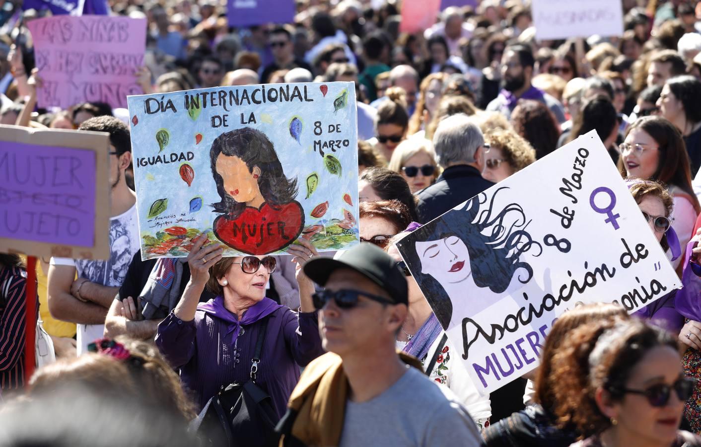 Las mejores imágenes de la manifestación del Día de la Mujer en Córdoba