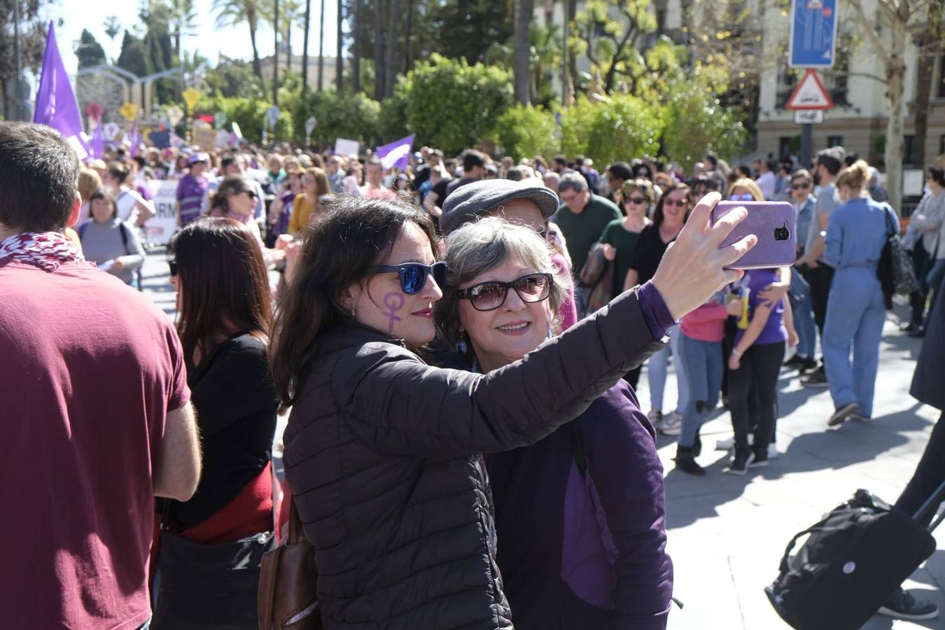 En imágenes, la marcha del Movimiento Feminista de Sevilla por el 8-M