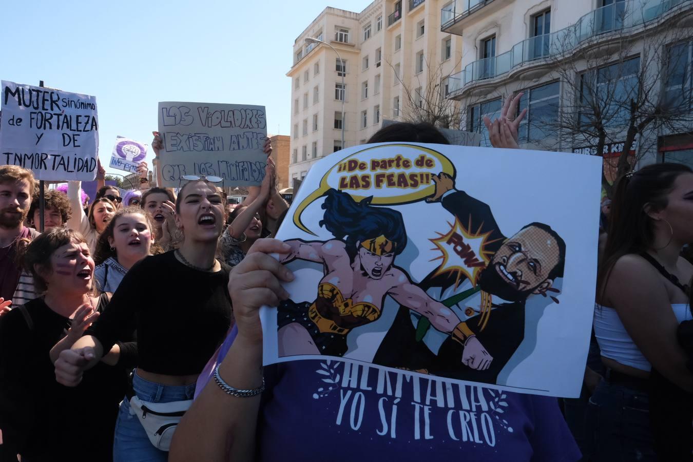 Fotos: Manifestación por el 8M en Cádiz