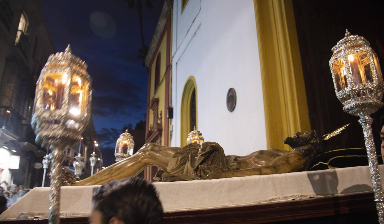 El vía crucis del Santo Entierro