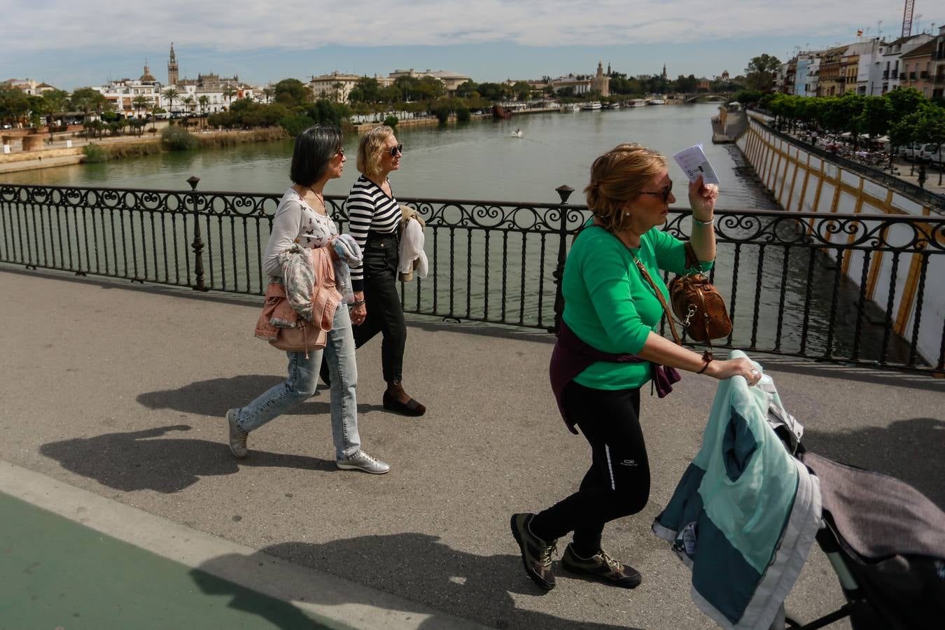 En imágenes, Sevilla registra temperaturas primaverales