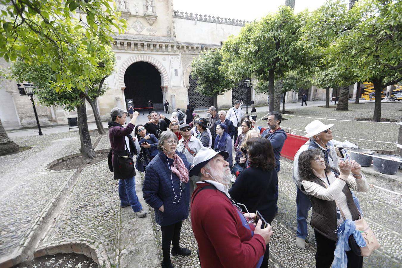 El ambiente en la Mezquita-Catedral de Córdoba hoy, en imágenes