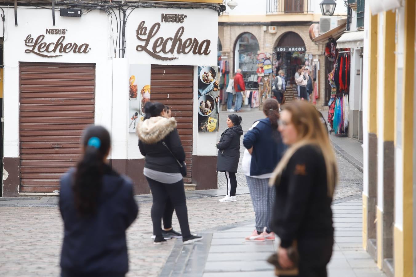 Comercios cerrados y calles vacías por el coronavirus en Córdoba