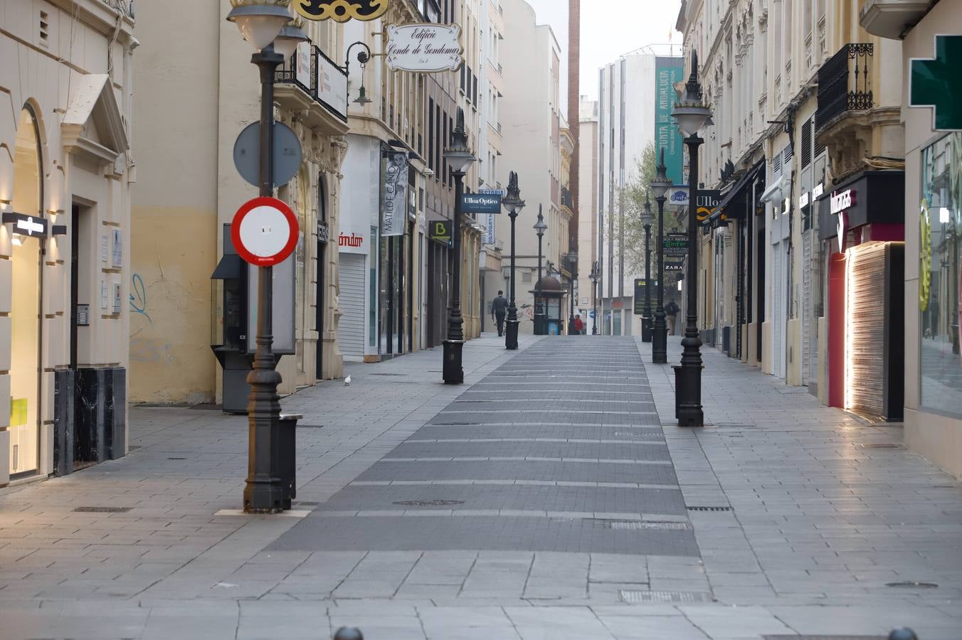 Comercios cerrados y calles vacías por el coronavirus en Córdoba