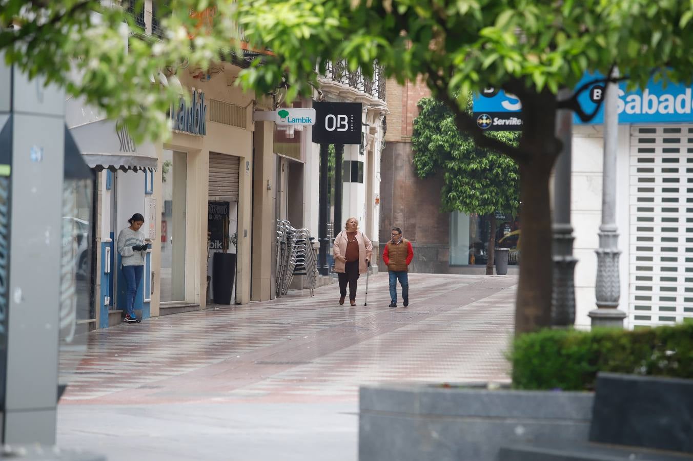 Comercios cerrados y calles vacías por el coronavirus en Córdoba