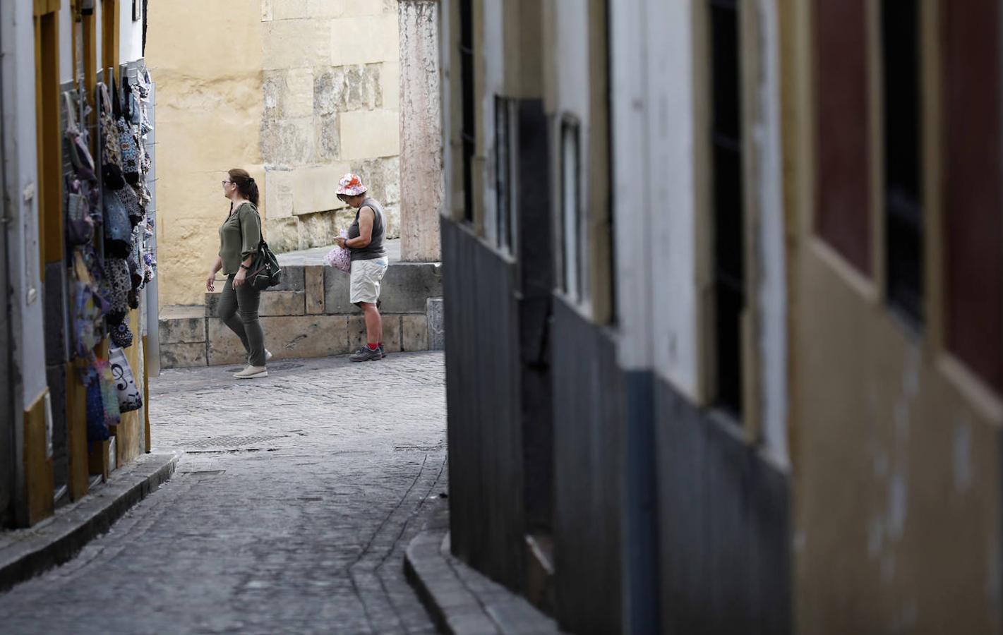 La calle Encarnación de Córdoba, en imágenes