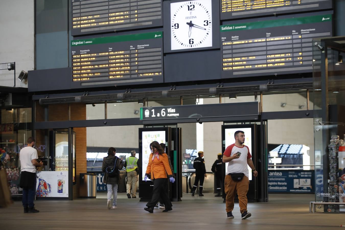 Despliegue de la UME en la estación de Santa Justa