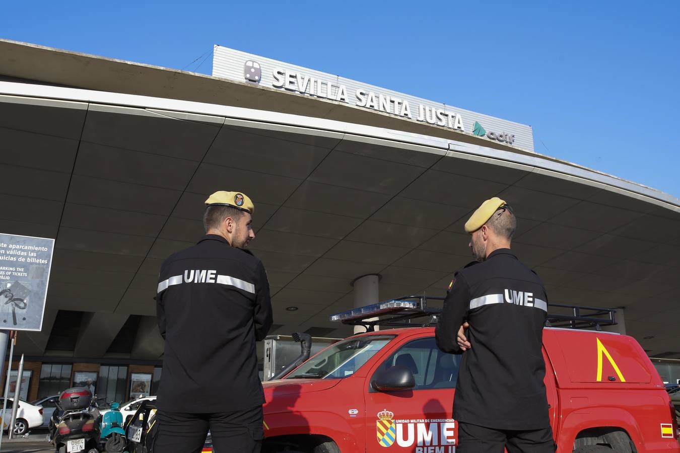 Despliegue de la UME en la estación de Santa Justa