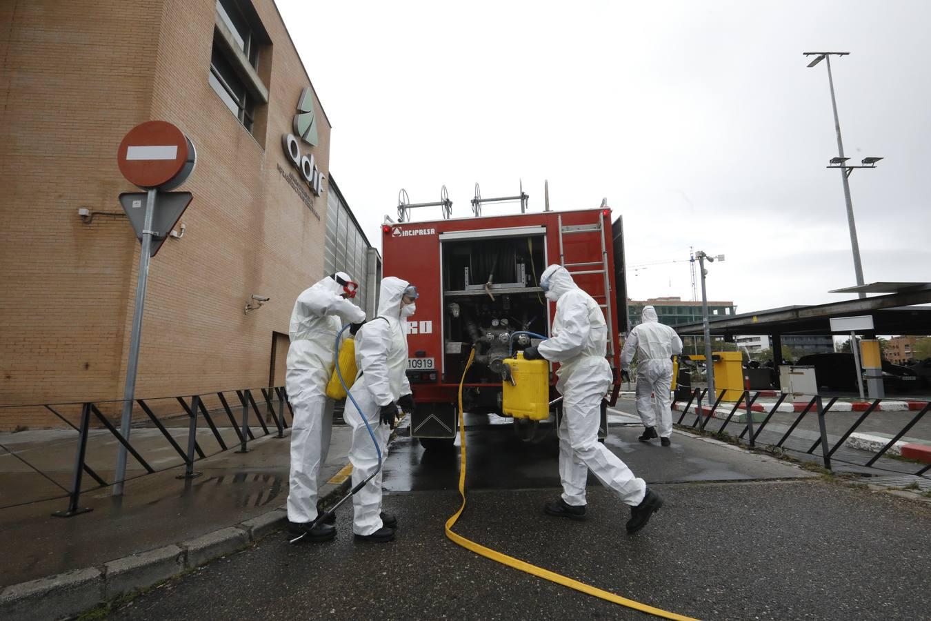 En imágenes, la UME inicia en Córdoba la desinfección contra el coronavirus