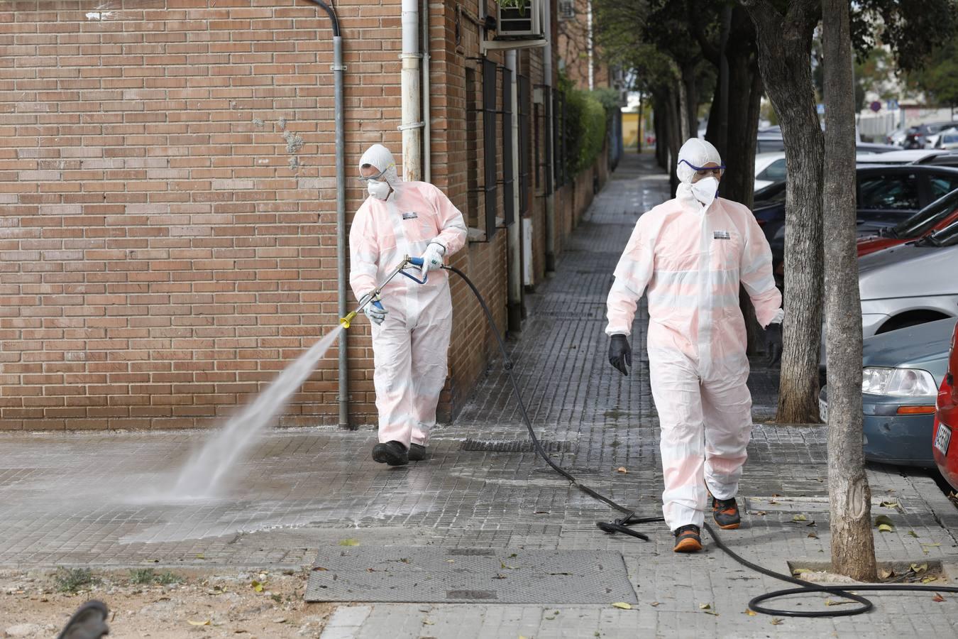 El primer día laborable en Córdoba por el estado de alarma, en imágenes