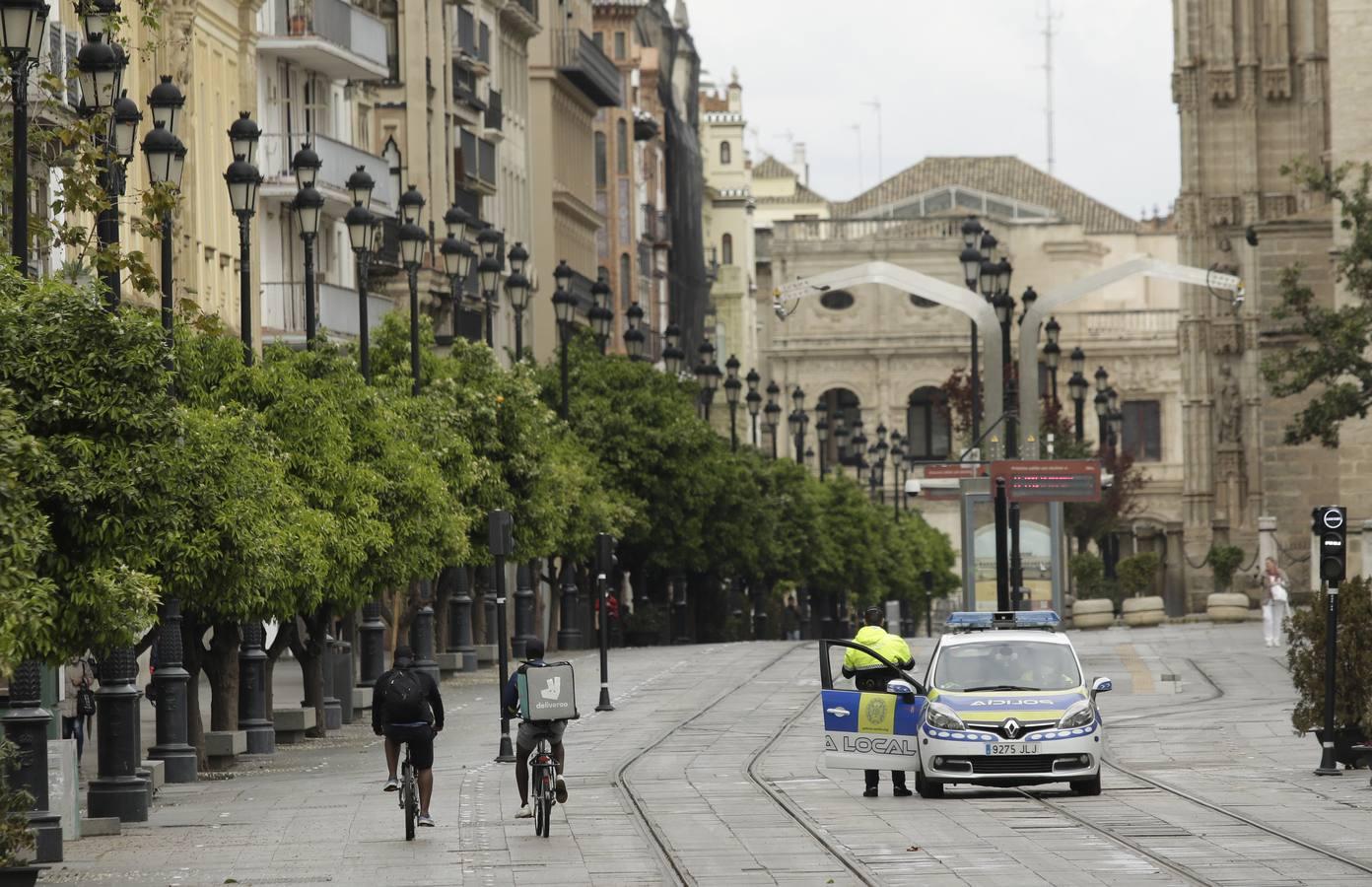 El coronavirus convierte a Sevilla en una ciudad fantasma