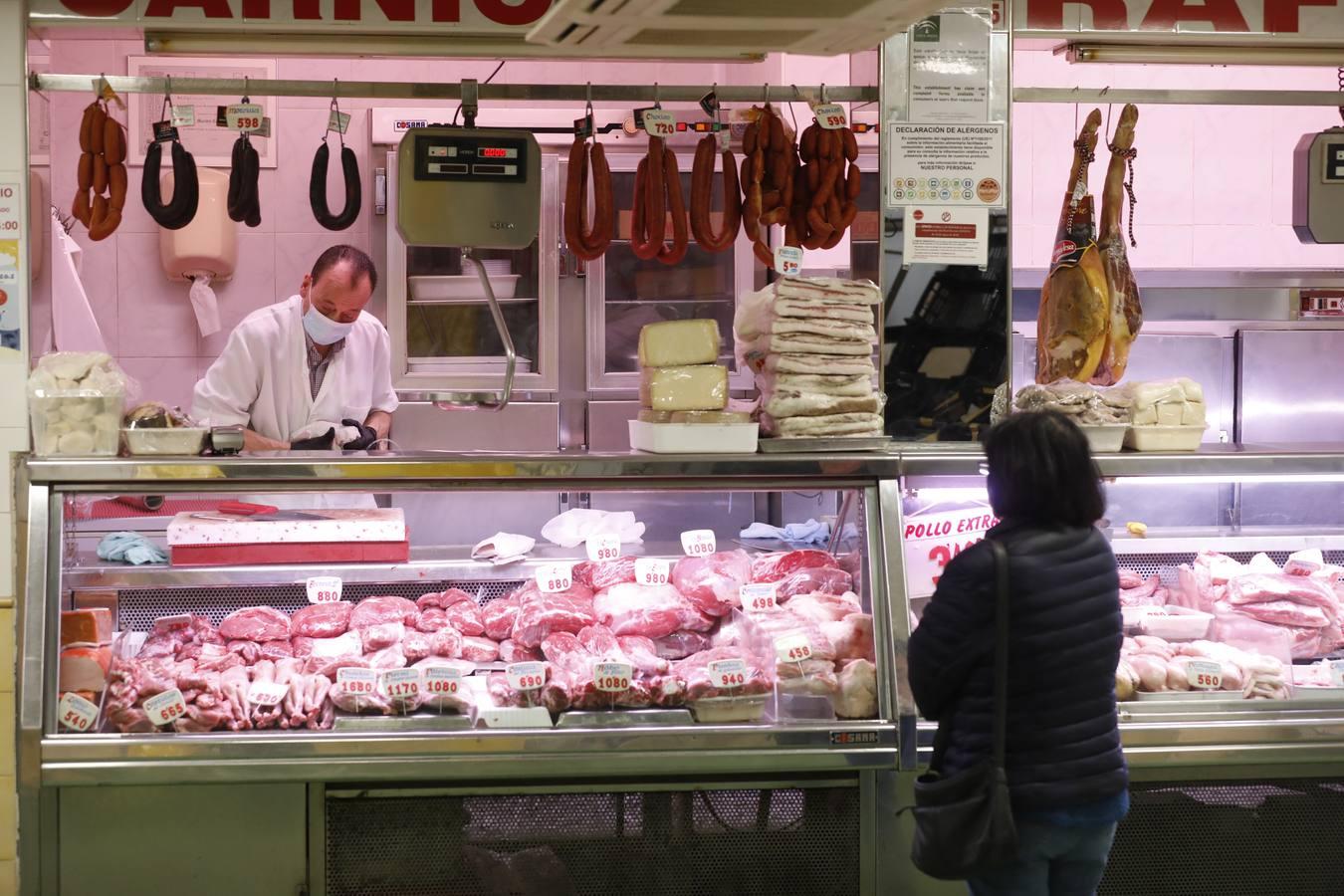 Las calles, mercados y quioscos de Córdoba con el coronavirus, en imágenes