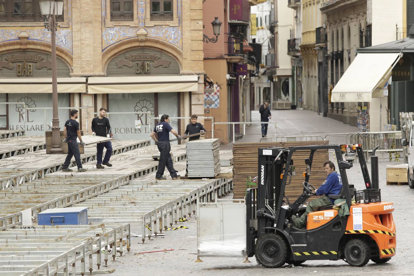 Coronavirus en Sevilla: en el trabajo, pese al Estado de alarma