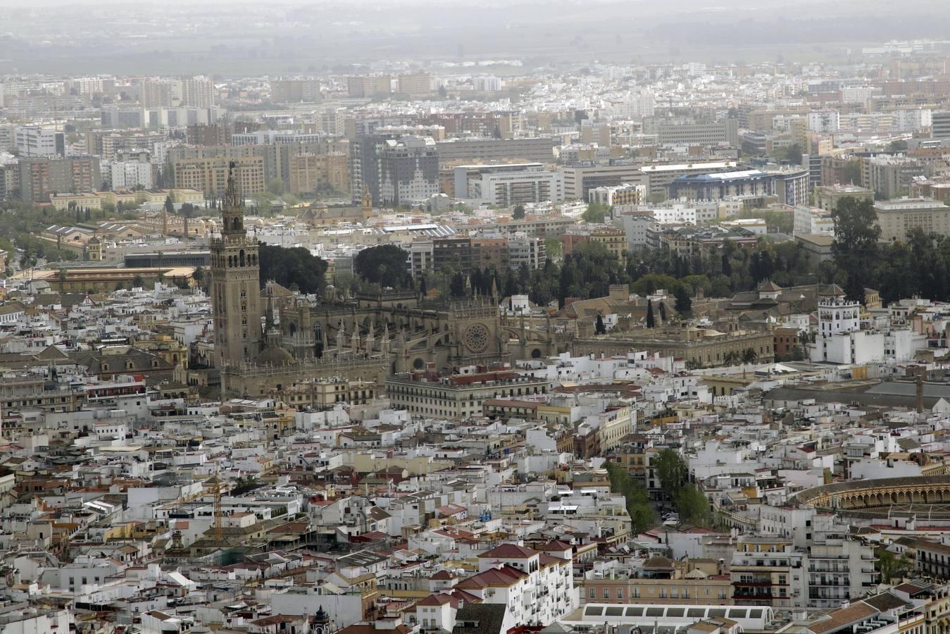 Las impresionantes vistas desde Torre Sevilla de una ciudad vacía por el coronavirus