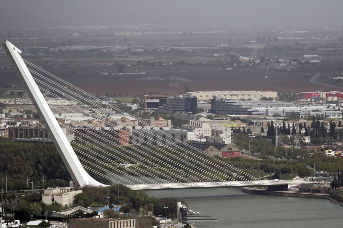 Las impresionantes vistas desde Torre Sevilla de una ciudad vacía por el coronavirus