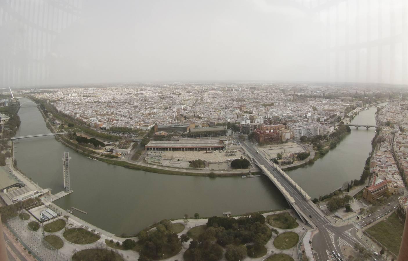 Las impresionantes vistas desde Torre Sevilla de una ciudad vacía por el coronavirus