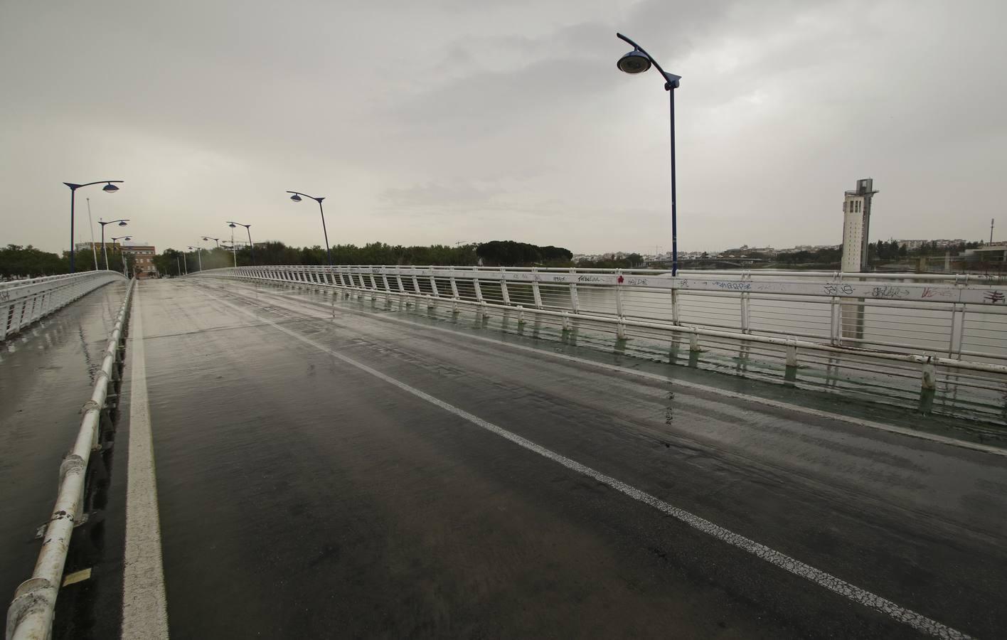 Coronavirus en Sevilla: puentes a ninguna parte