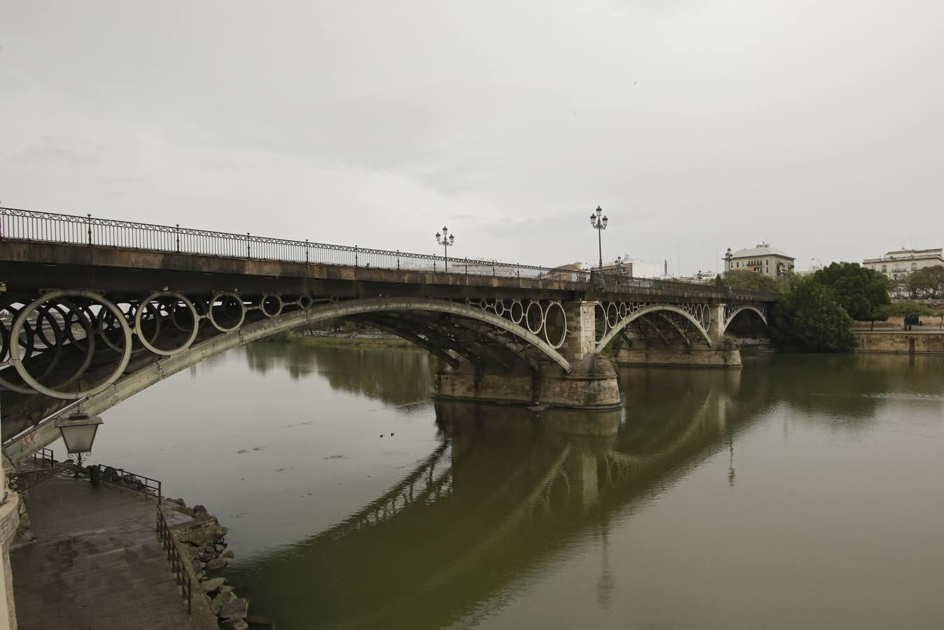 Coronavirus en Sevilla: puentes a ninguna parte