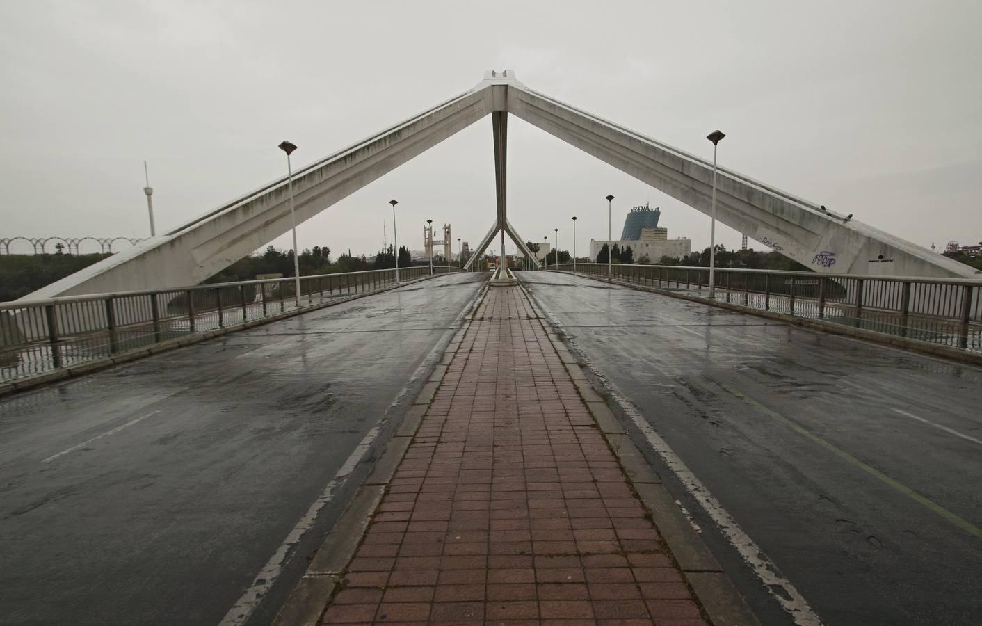 Coronavirus en Sevilla: puentes a ninguna parte