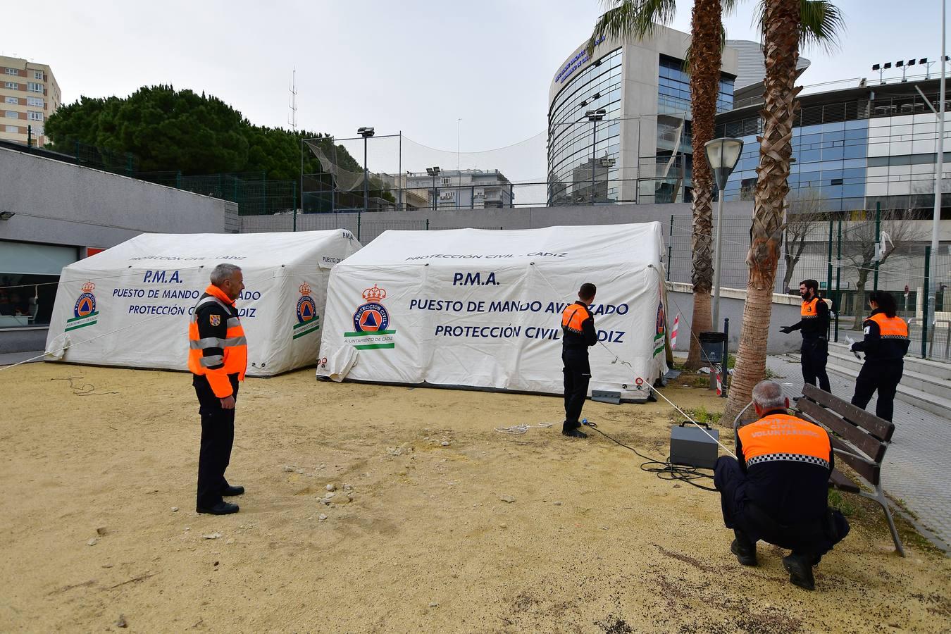 FOTOS: El Ejército monta un albergue para alojar a los &#039;sin techo&#039; de Cádiz en menos de 24 horas