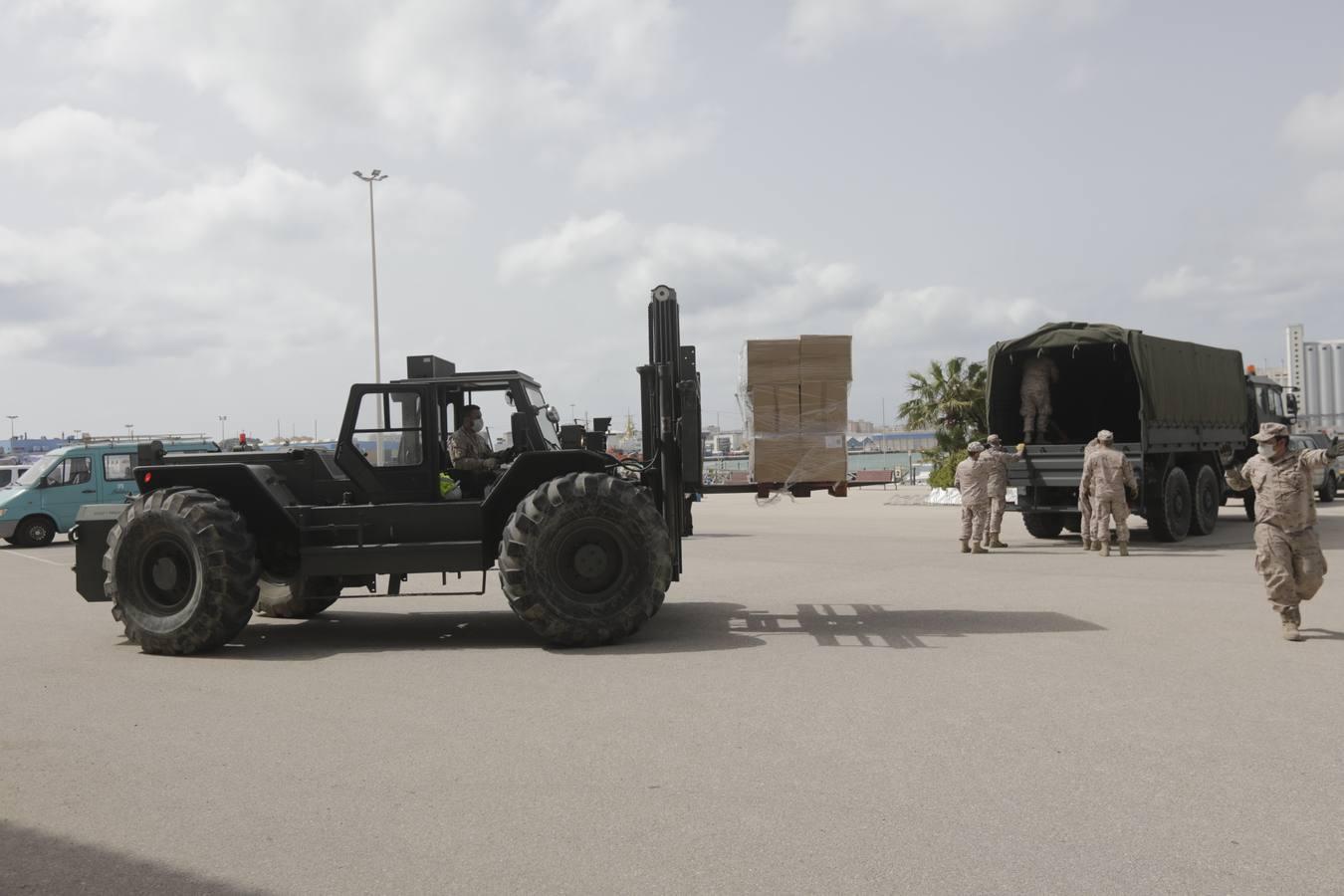 FOTOS: El Ejército monta un albergue para alojar a los &#039;sin techo&#039; de Cádiz en menos de 24 horas