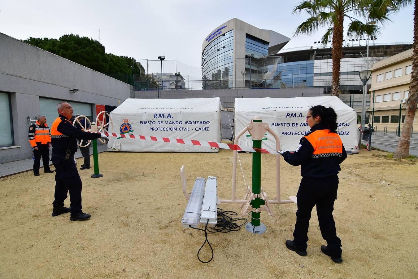 FOTOS: El Ejército monta un albergue para alojar a los &#039;sin techo&#039; de Cádiz en menos de 24 horas