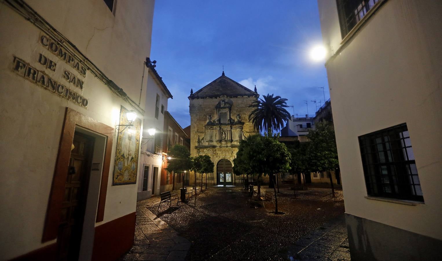 La Córdoba nocturna del coronavirus, en imágenes