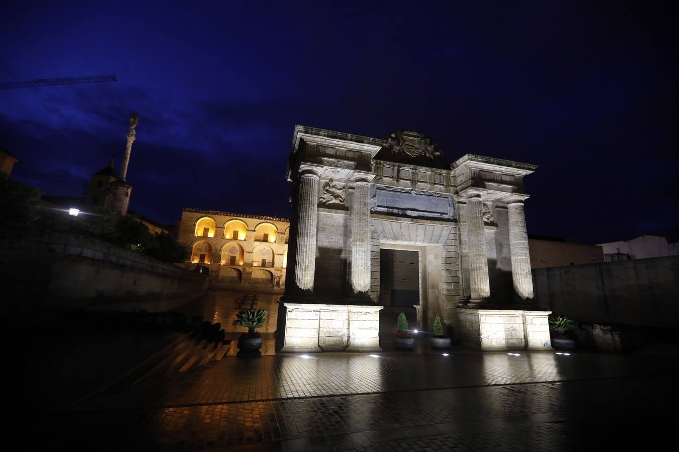 La Córdoba nocturna del coronavirus, en imágenes