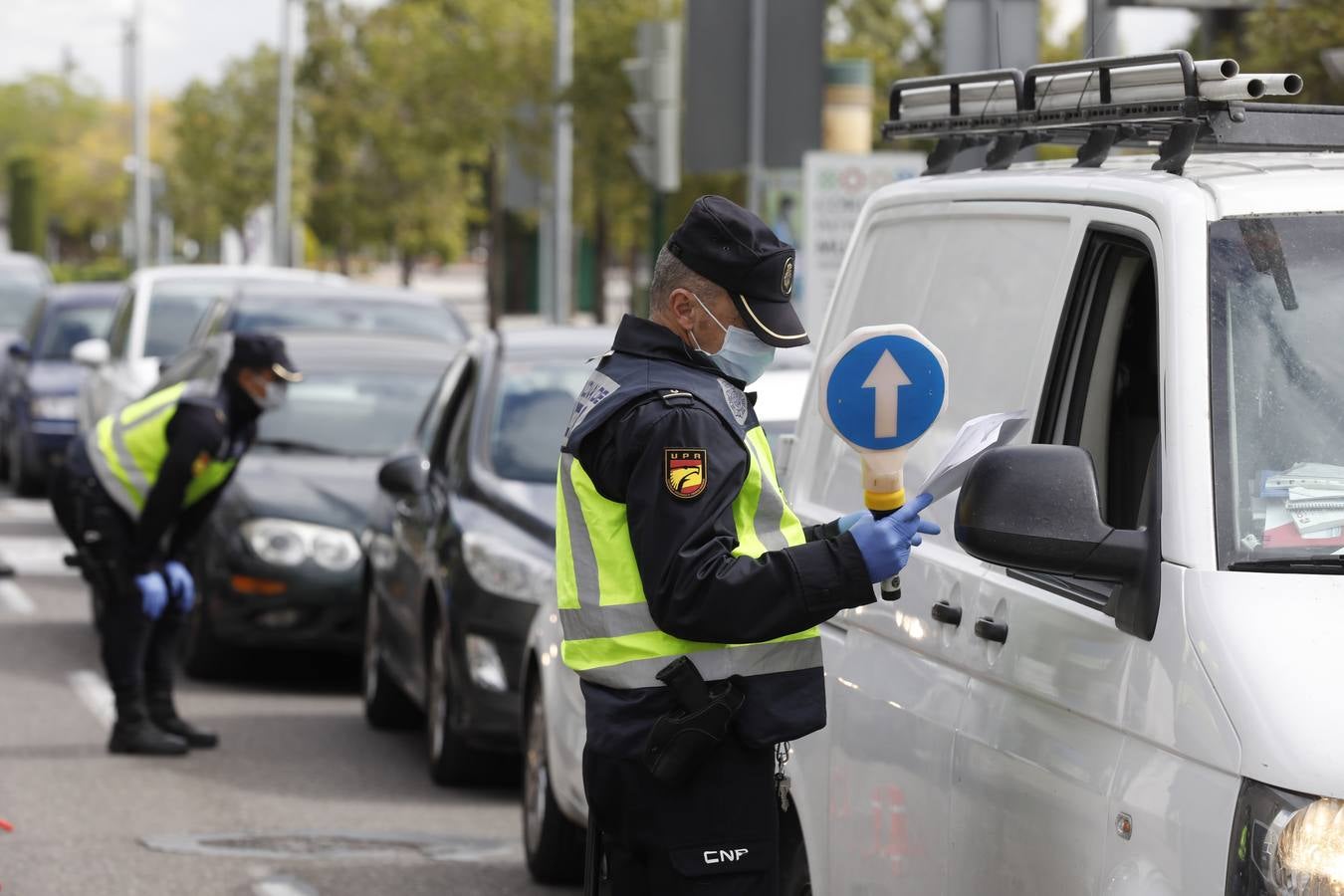 La Policía vigila que se cumpla el estado de alarma en Córdoba, en imágenes