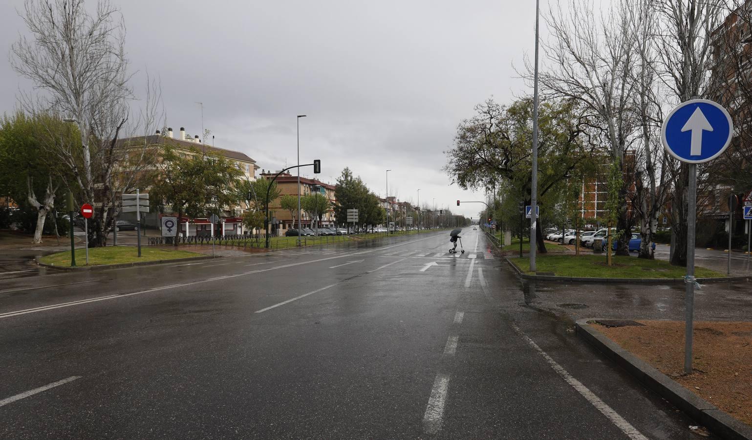 Las calles desiertas de un domingo de coronavirus en Córdoba, en imágenes