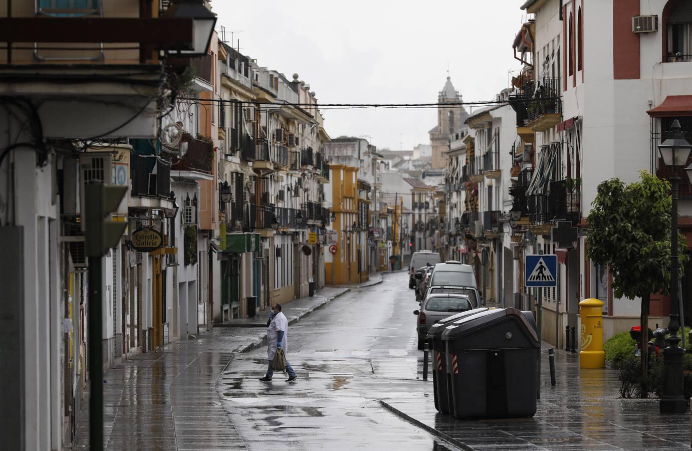 Las calles desiertas de un domingo de coronavirus en Córdoba, en imágenes