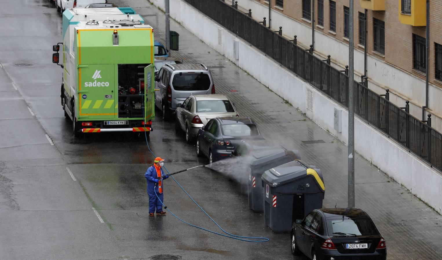 Las calles desiertas de un domingo de coronavirus en Córdoba, en imágenes