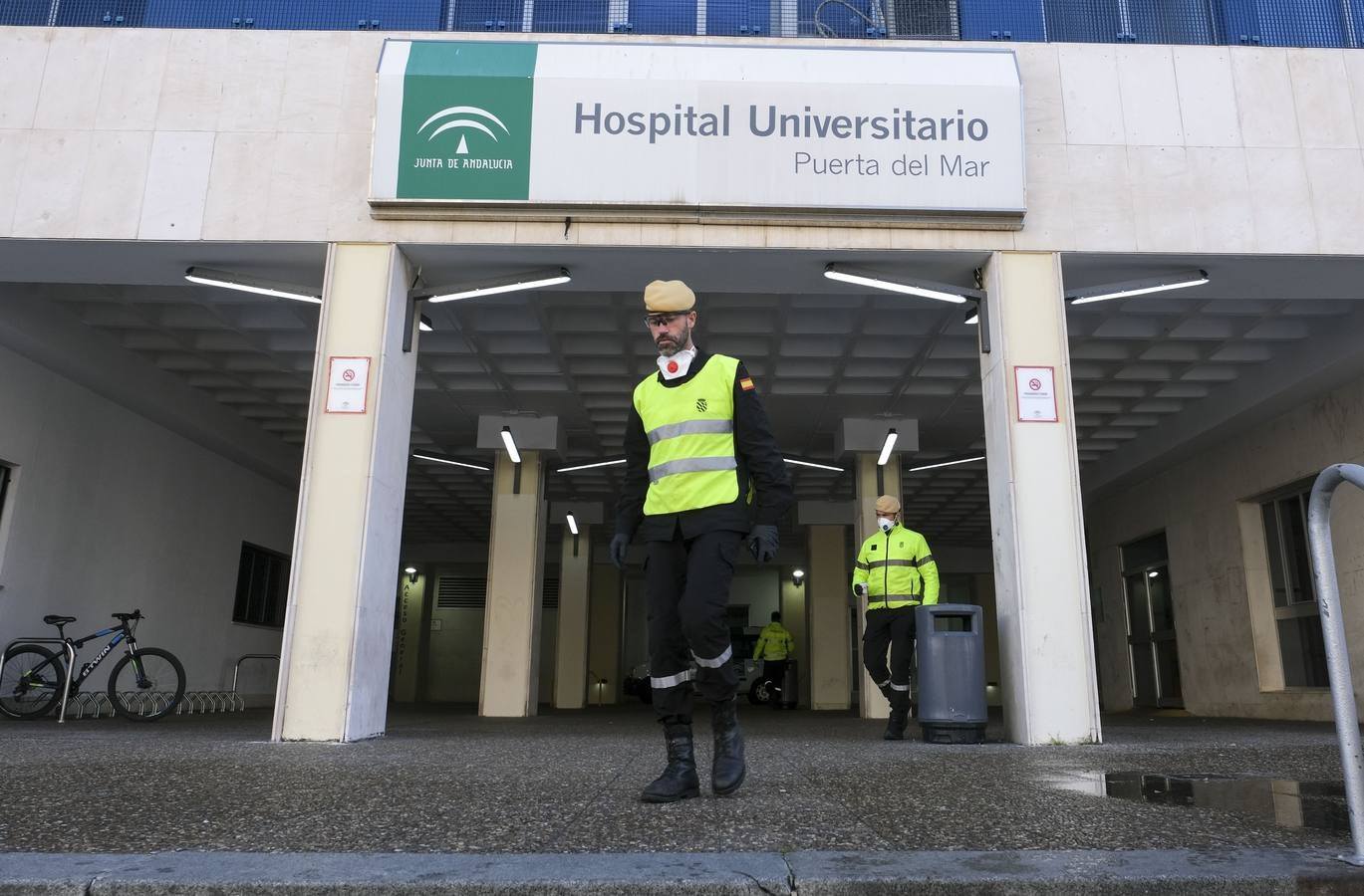 FOTOS: La UME desinfecta varias zonas de Cádiz