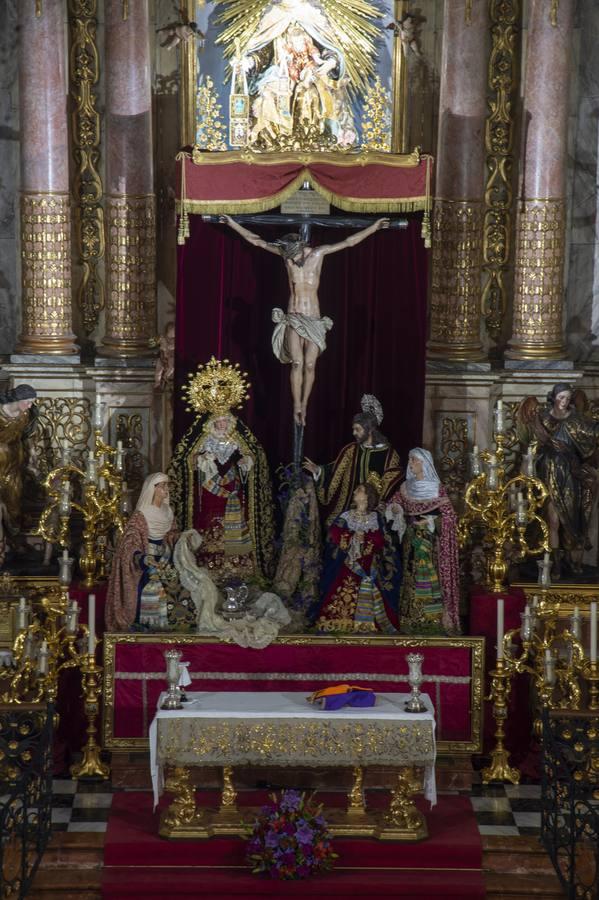 El altar de quinario del Cristo de los Desamparados del Santo Ángel