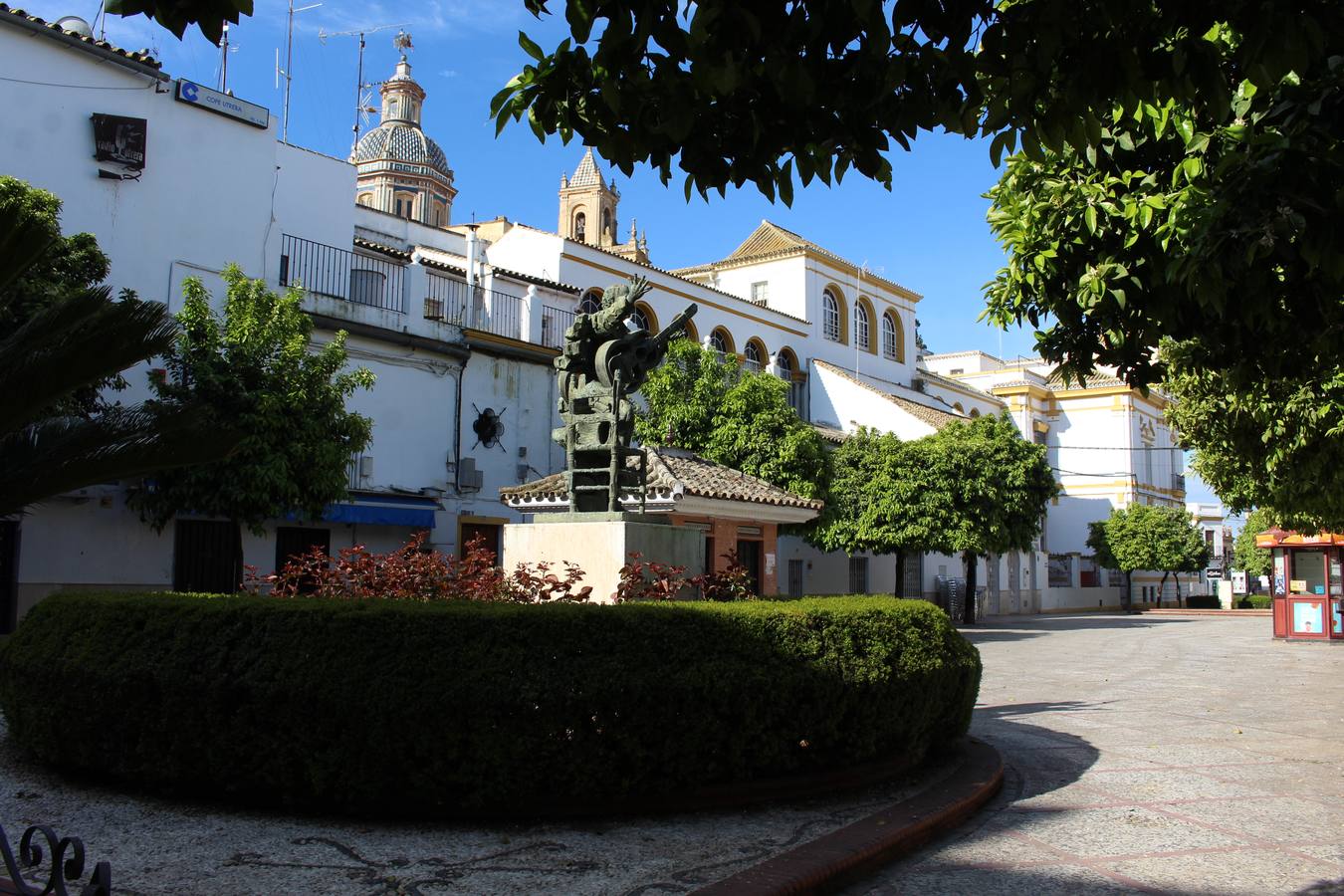 Monumento a Enrique Montoya en la Plaza de la Constitución