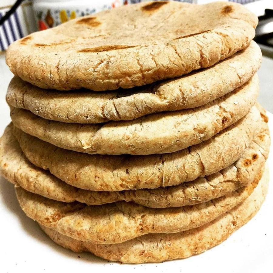 Panecito. Esta receta de <a href="https://www.instagram.com/realfooding/" target="_blank">@realfooding</a> lleva muy poco tiempo. De hecho, es un plan más que apetecible para cualquier tarde mientras dura el aislamiento. Hector García está detrás de esta receta de agua, aove y harina integral de espelta, y este es el <a href="https://www.instagram.com/p/B8y9u7cFw-f/" target="_blank">paso a paso</a>.