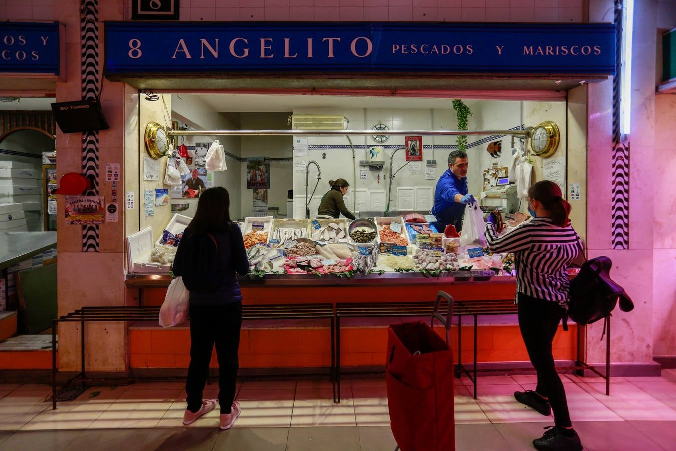 Pino Montano: el día a día en un barrio sevillano durante el estado de alarma