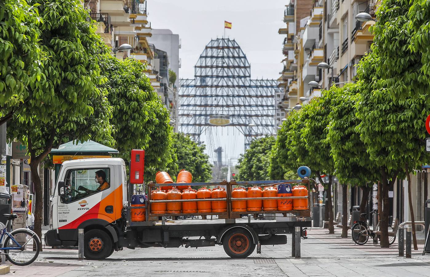 Coronavirus en Sevilla: en imágenes, el día a día en Los Remedios durante el estado de alarma