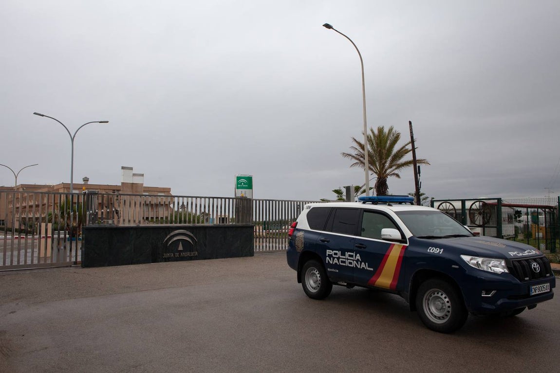 FOTOS: Así ha sido el traslado de los ancianos de Alcalá del Valle a La Línea
