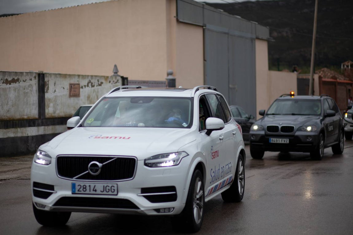 FOTOS: Así ha sido el traslado de los ancianos de Alcalá del Valle a La Línea