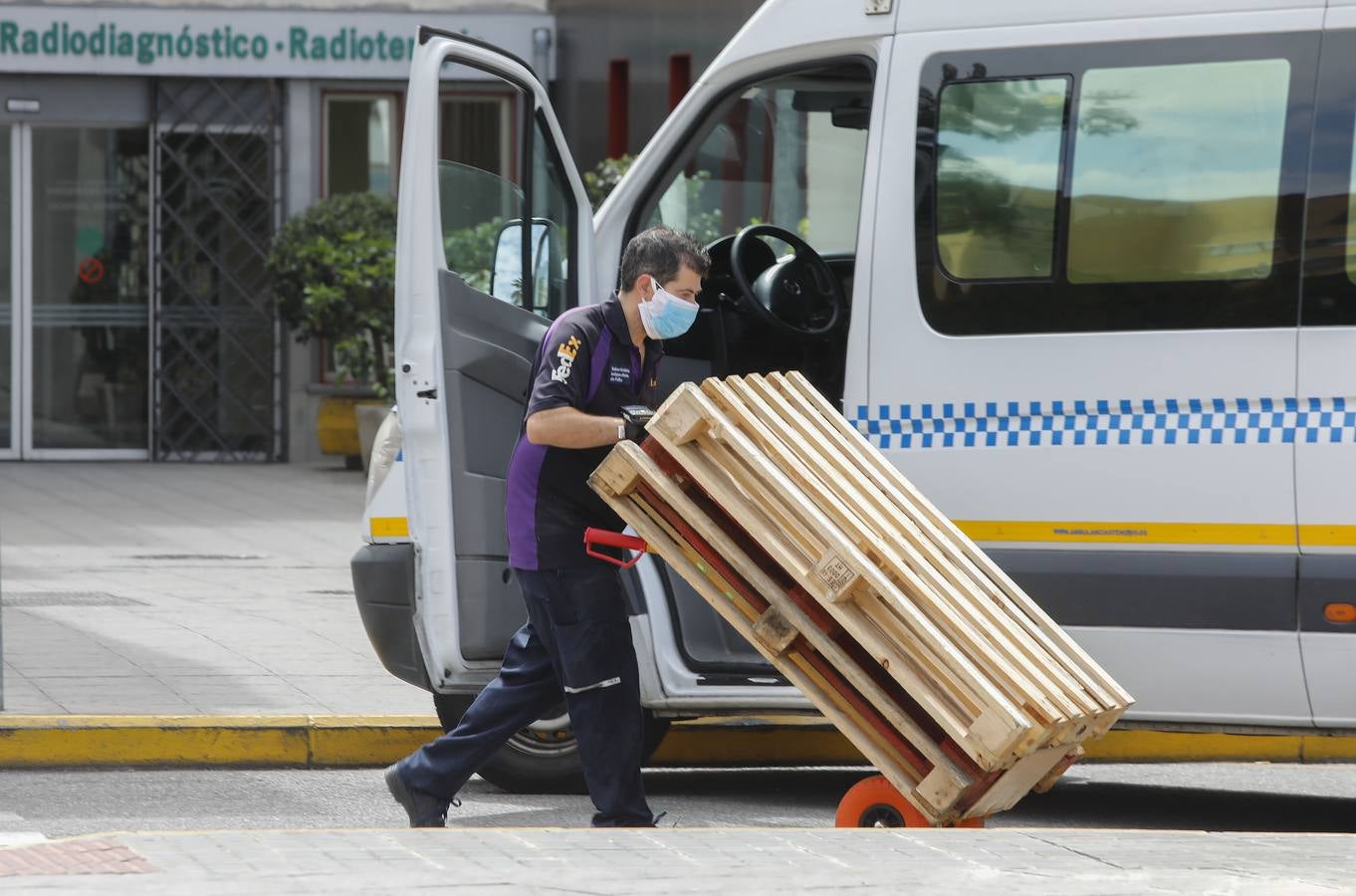 Coronavirus en Sevilla: la actividad de los centros sanitarios, en imágenes