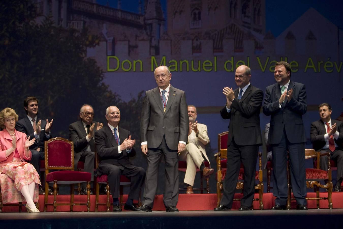 En imágenes, la vida de Manuel del Valle, exalcalde de Sevilla