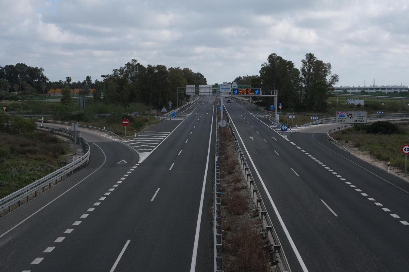 FOTOS: Las carreteras gaditanas se vacían durante el Estado de Alarma