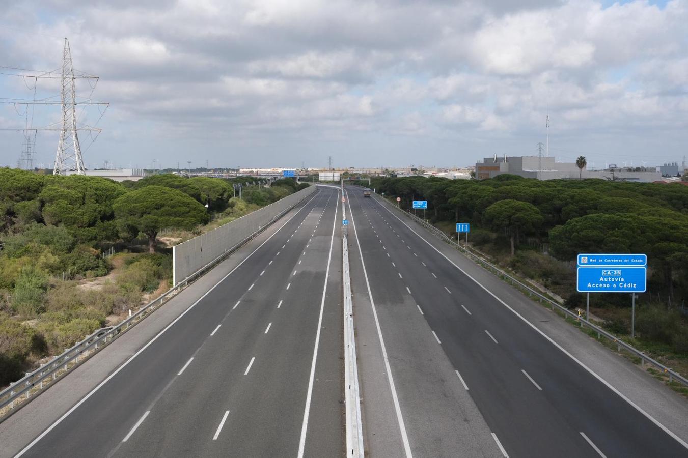 FOTOS: Las carreteras gaditanas se vacían durante el Estado de Alarma