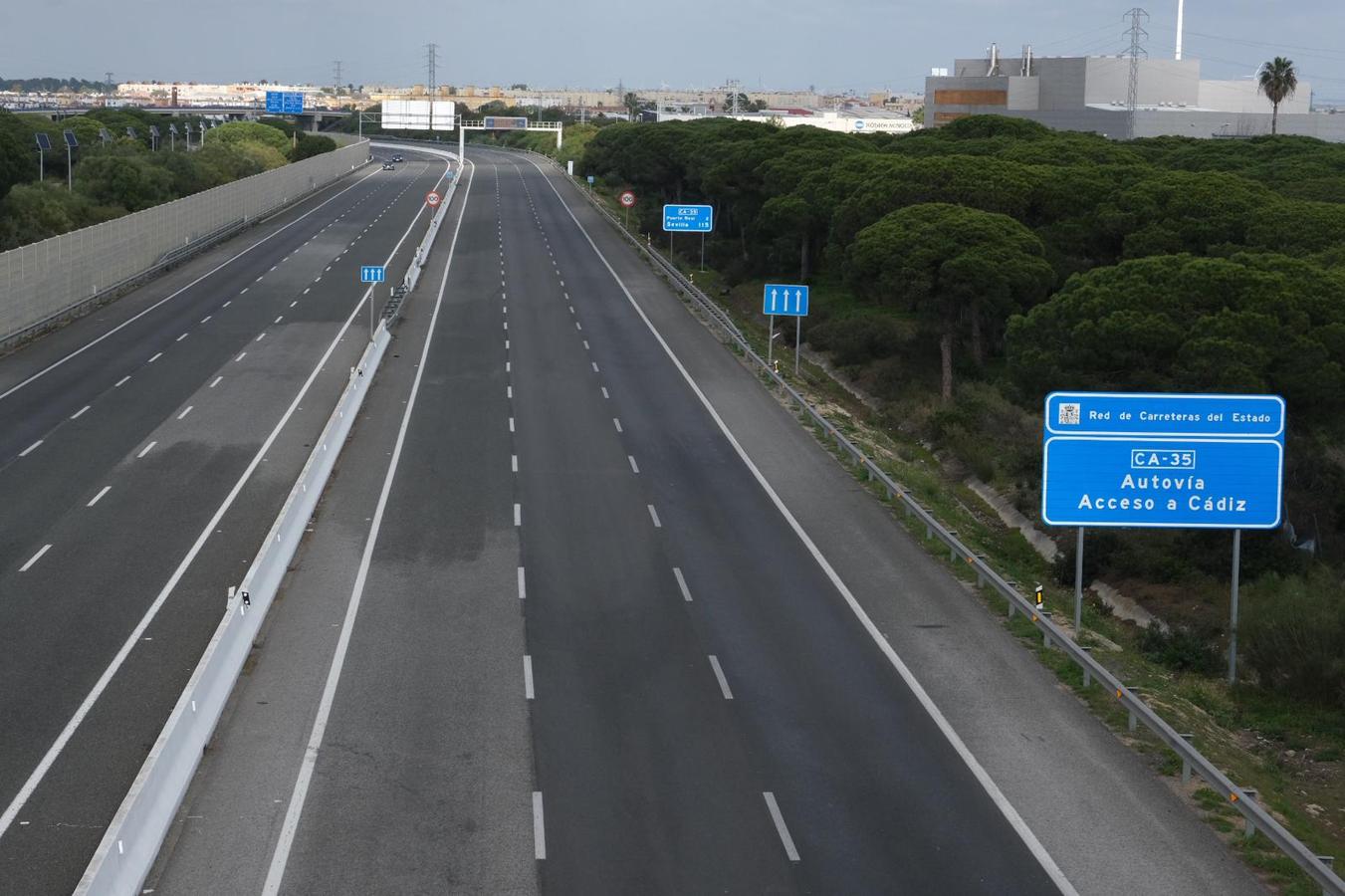 FOTOS: Las carreteras gaditanas se vacían durante el Estado de Alarma